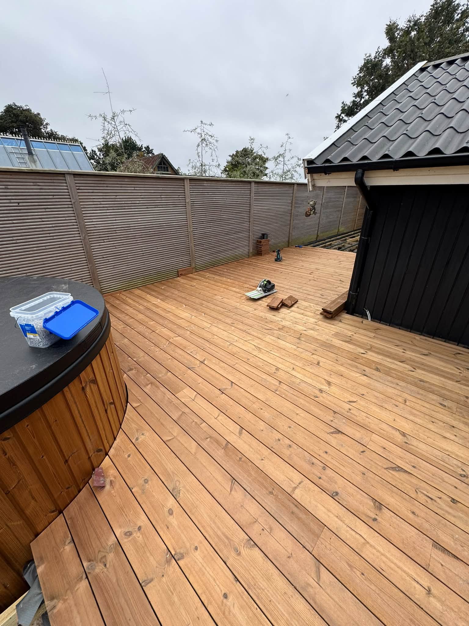 Stor træterrasse